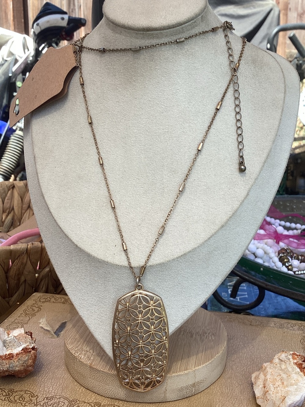 & Other Stories Vintage Gold Filigree Long Pendant Necklace